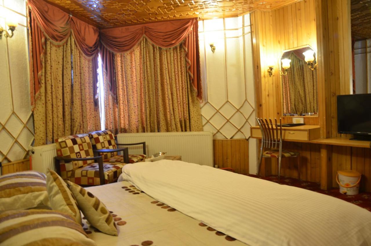 Hotel Hilltop Gulmarg JAMMU AND KASHMIR Екстер'єр фото