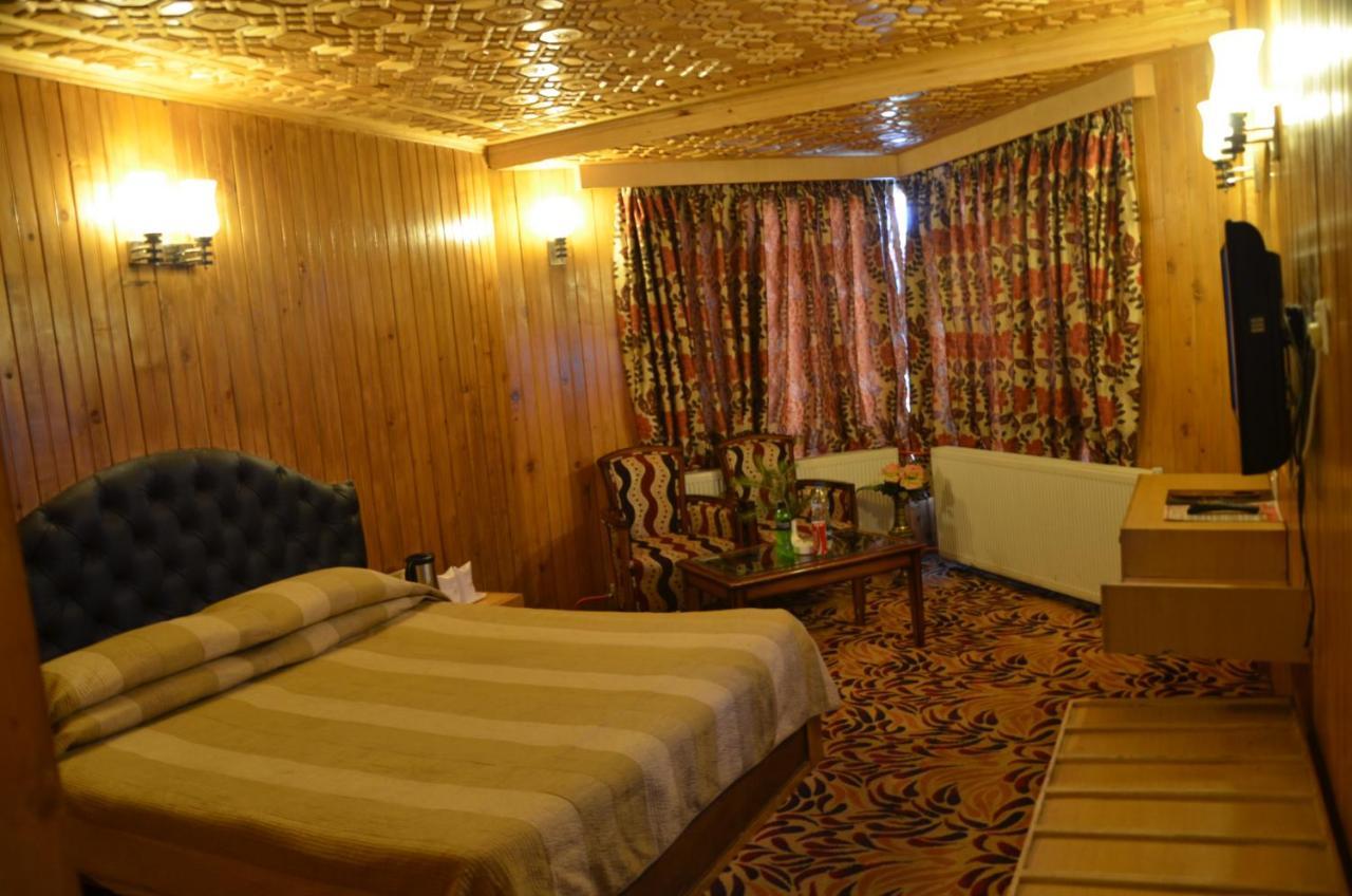 Hotel Hilltop Gulmarg JAMMU AND KASHMIR Екстер'єр фото