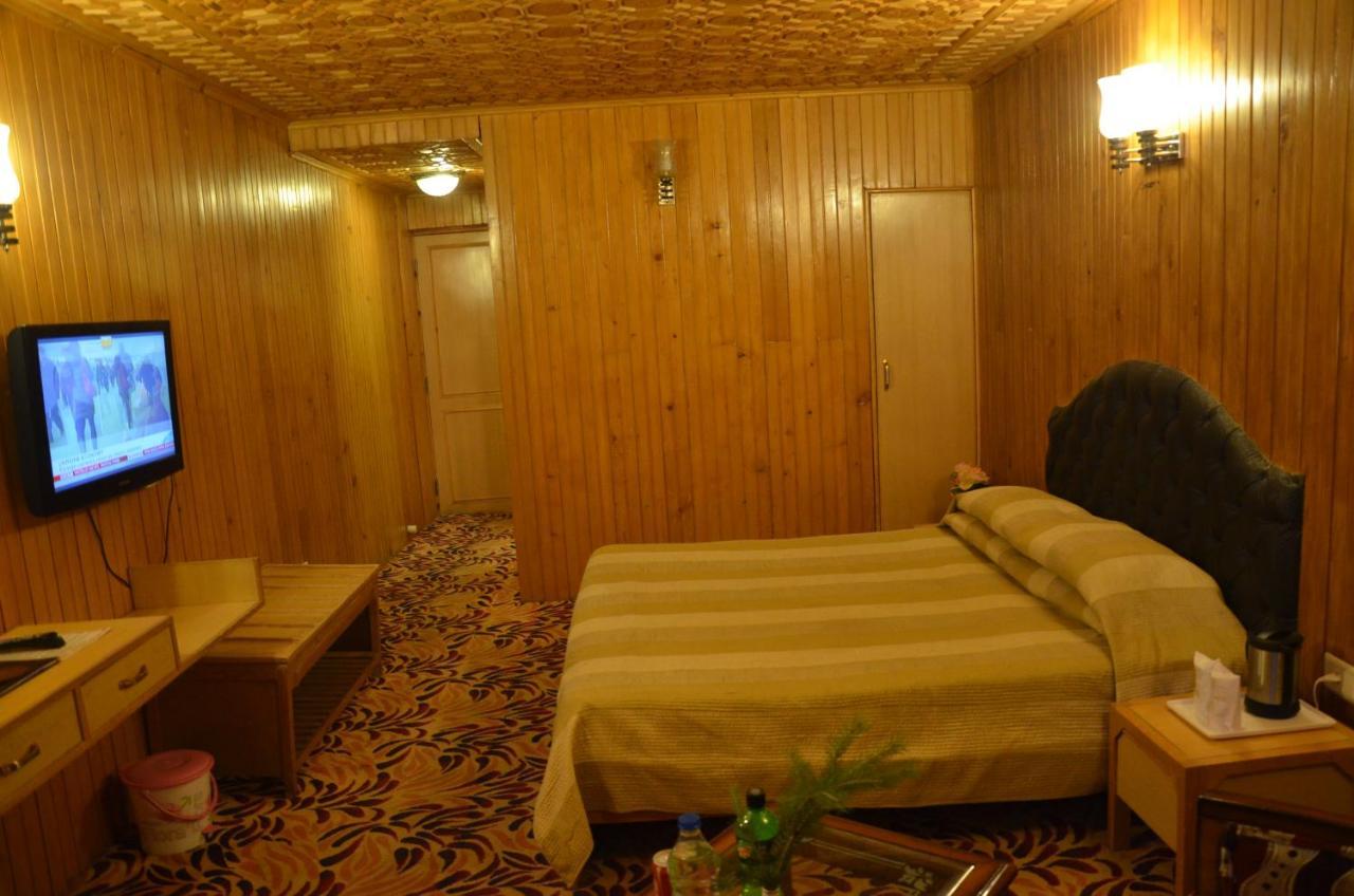 Hotel Hilltop Gulmarg JAMMU AND KASHMIR Екстер'єр фото