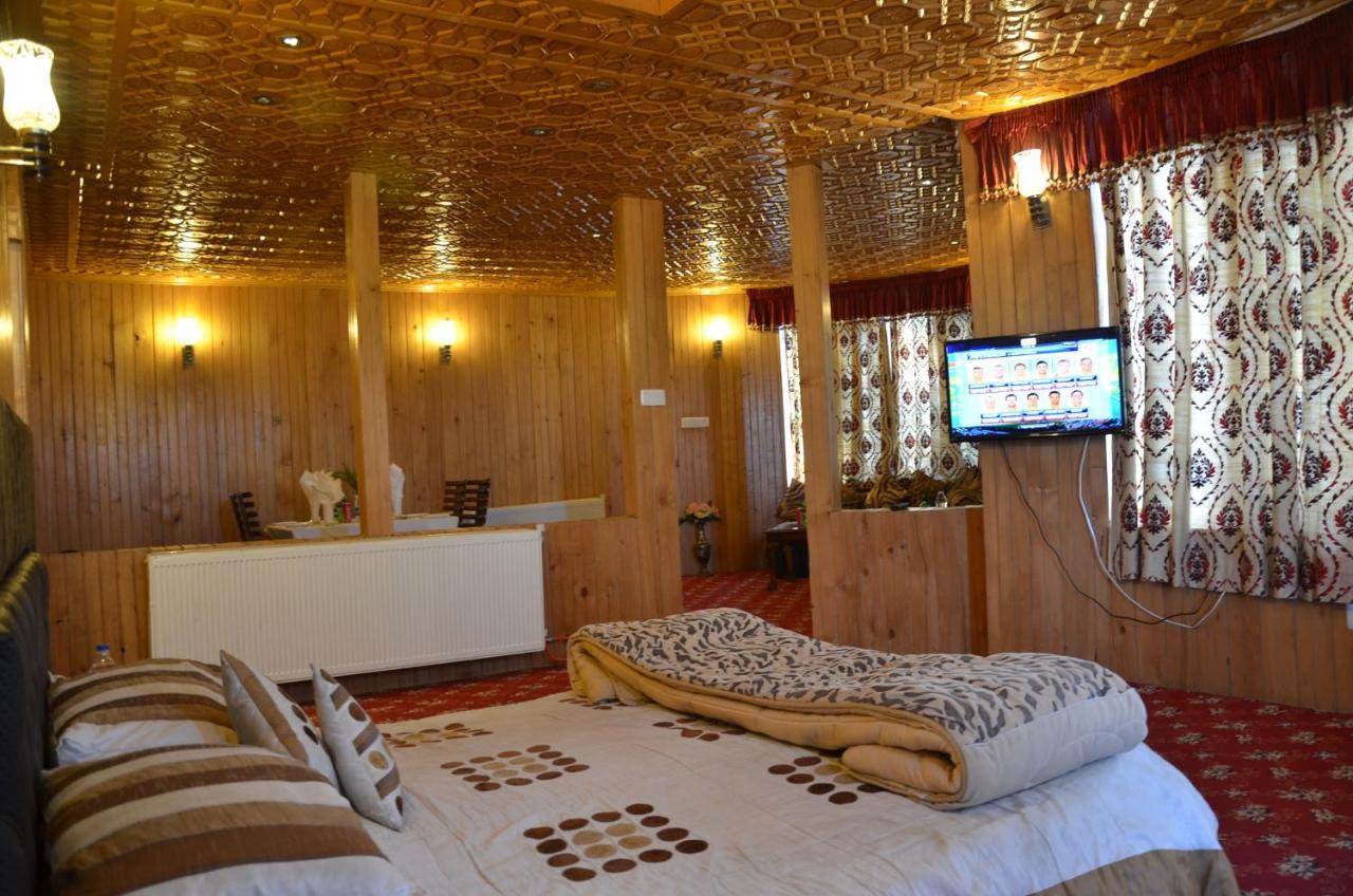 Hotel Hilltop Gulmarg JAMMU AND KASHMIR Екстер'єр фото